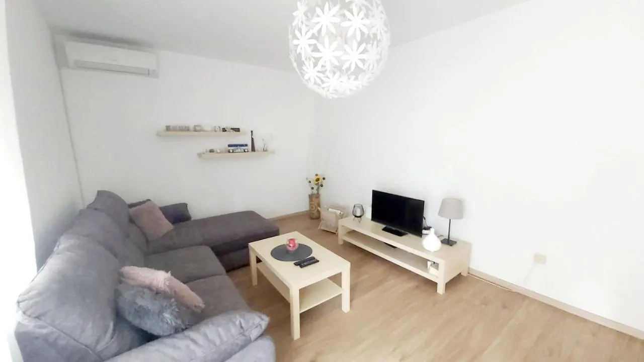 Apartment Marbrillo location