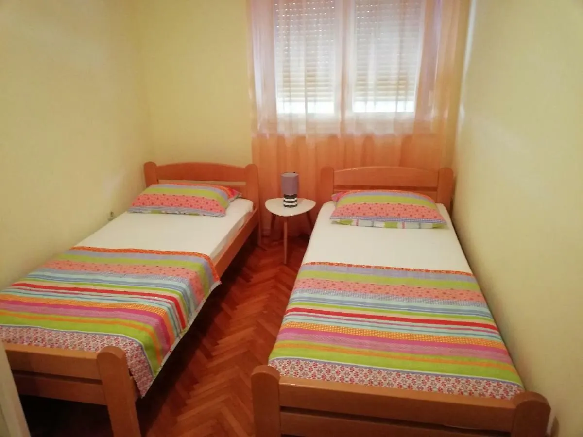 Apartment Marbrillo Pula 0*,  Croatia