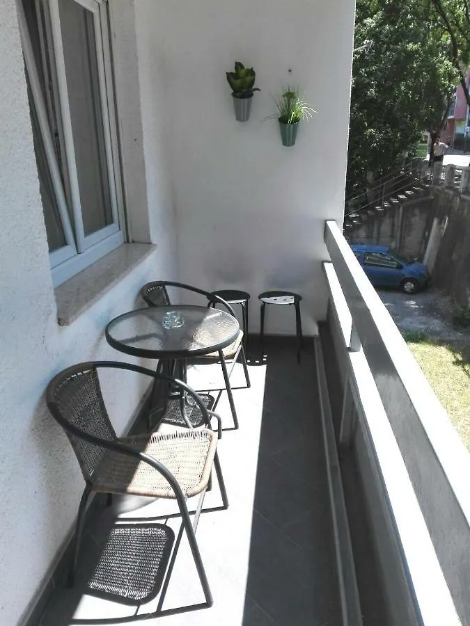 Apartment Marbrillo Pula 0*,